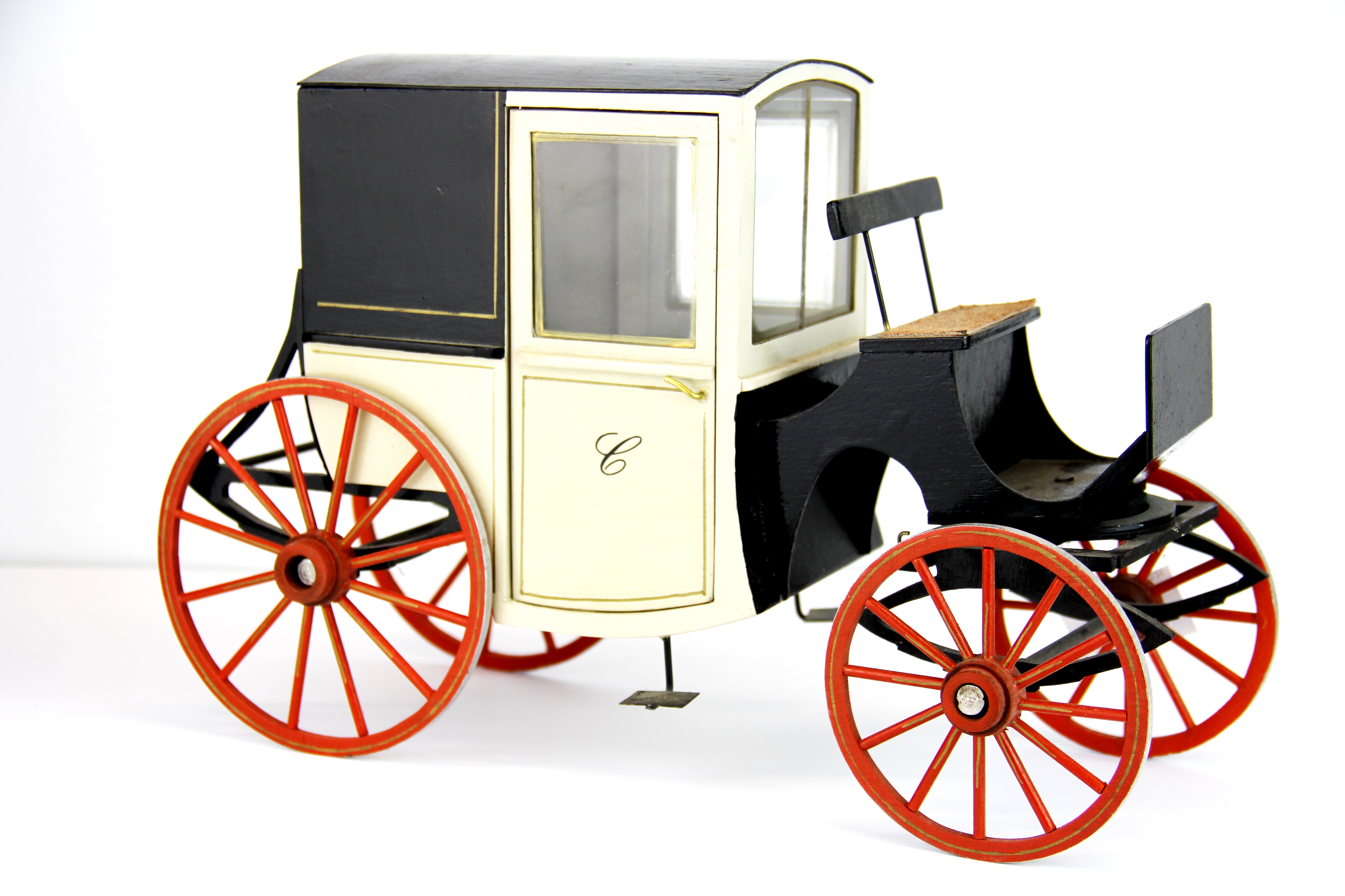 A dolls house carriage, L. 31cm. - Image 3 of 3