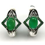 A pair of 925 silver emerald set earrings, L. 1.8cm.