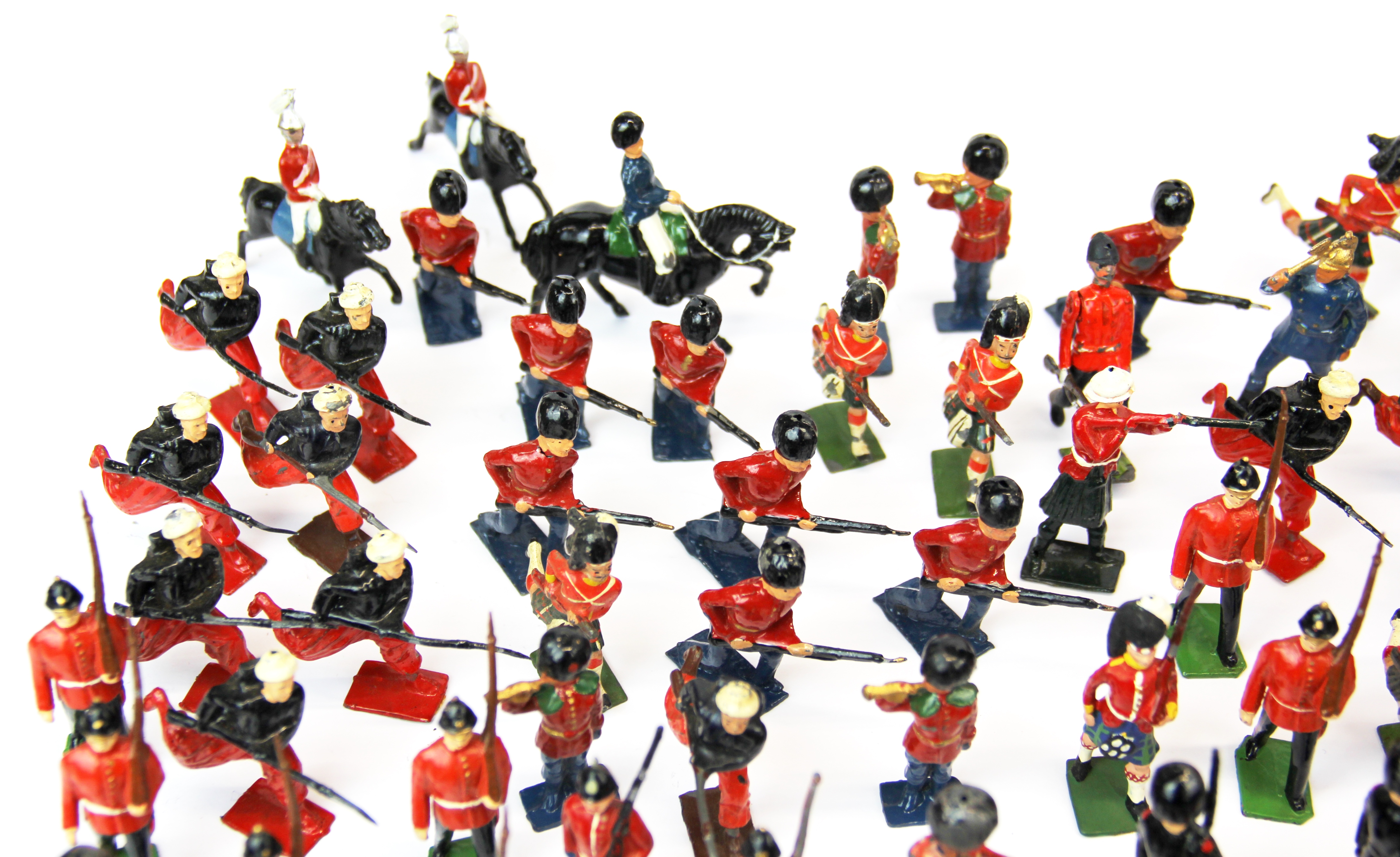 An extensive quantity antique hand painted lead soldier figures together with metal farm animal - Image 4 of 4
