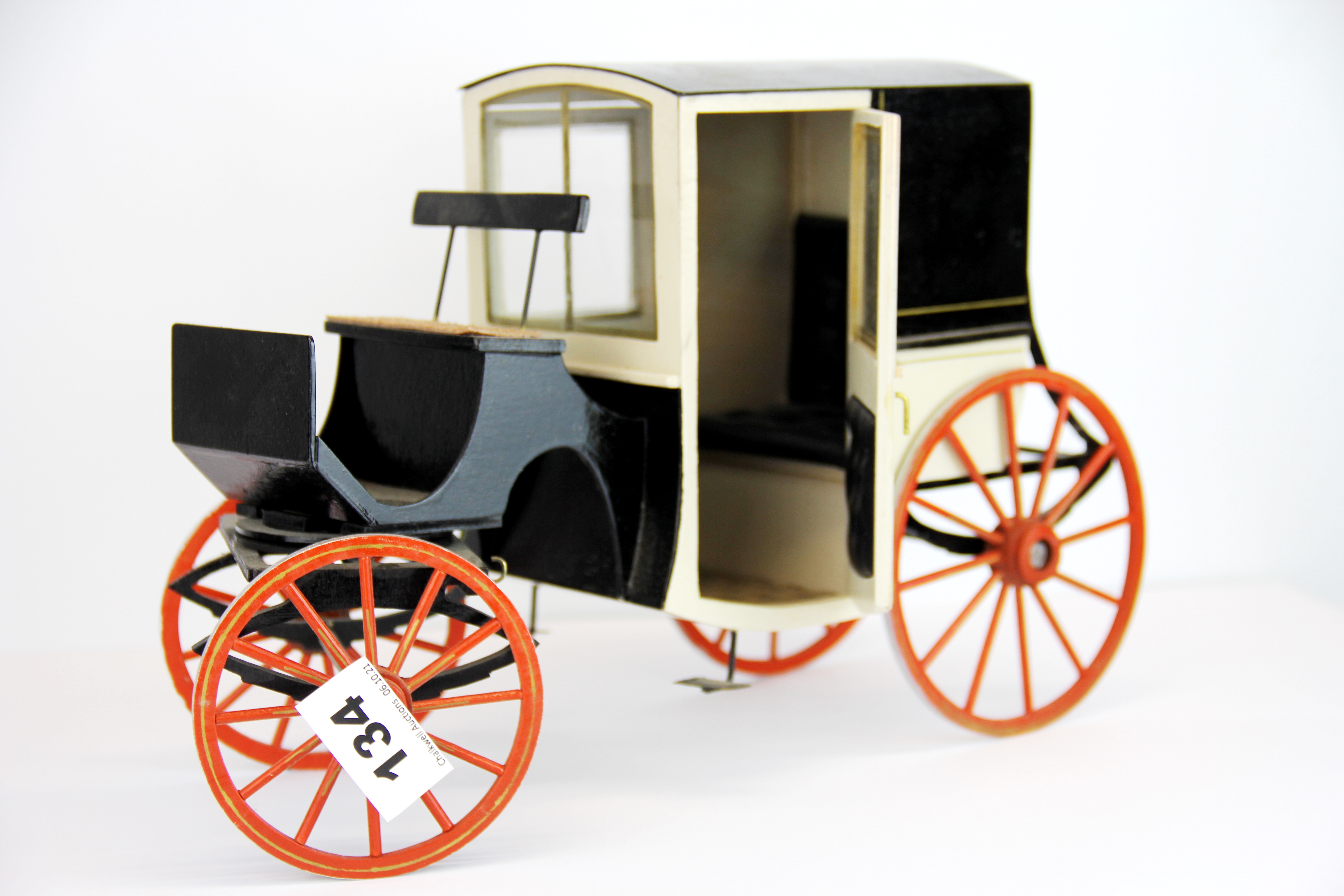 A dolls house carriage, L. 31cm. - Image 2 of 3