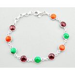 A 925 silver bracelet set with malaquite, sunstone and garnets, L. 18cm.