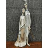 A Lladro porcelain figure of 1033 'Old Folks', H. 50cm.