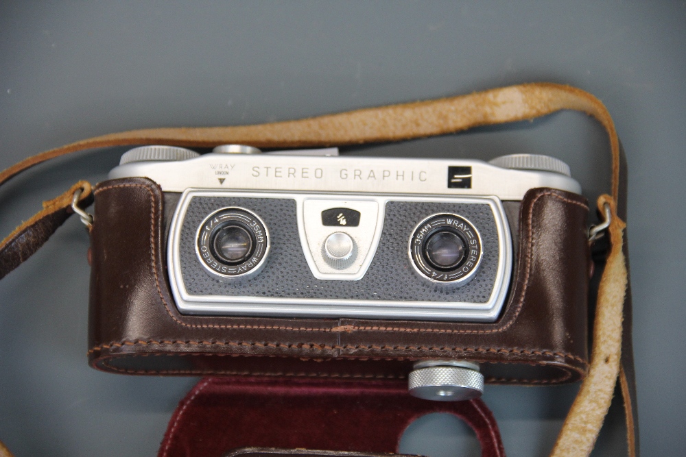 A Wray London Stereographic camera and case. - Image 2 of 2