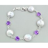 A 925 silver bracelet set with faceted amethysts and pearls, L. 18cm.