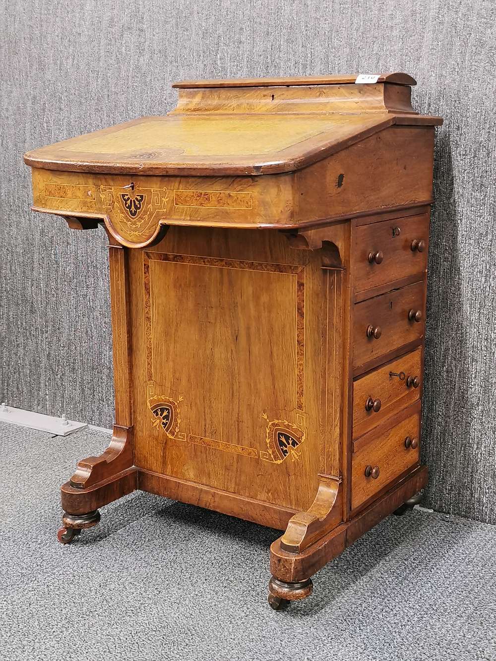 A lovely 19th century inlaid walnut veneered davenport desk, H. 85cm, W. 53cm. - Image 2 of 3