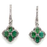 A pair of 925 silver drop earrings set with oval cut emeralds and white stones, L. 3.5cm.