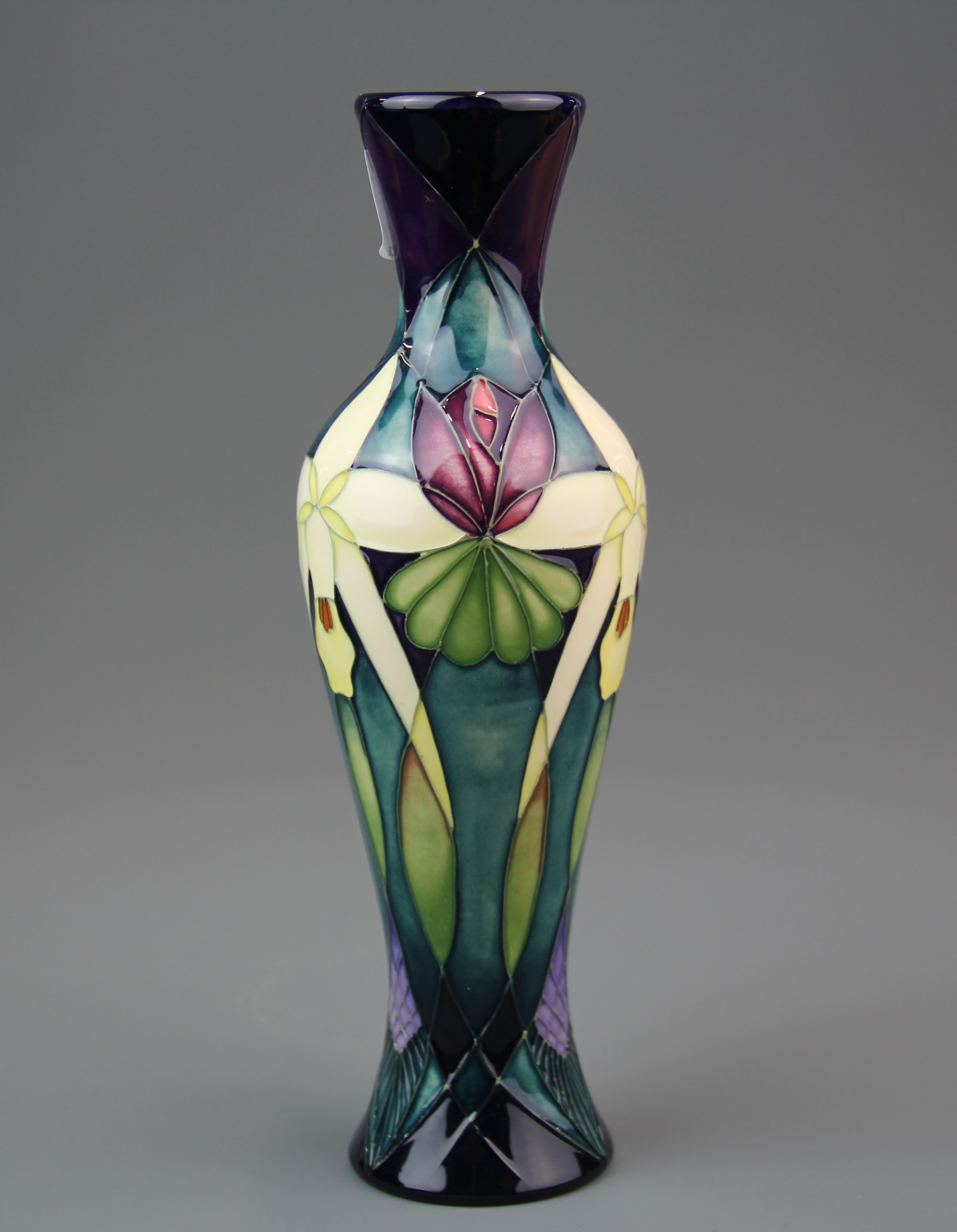 A Moorcroft 'Daffodil' pattern vase 2011, numbered 205 and signed by the artist (with box), H. - Image 2 of 4