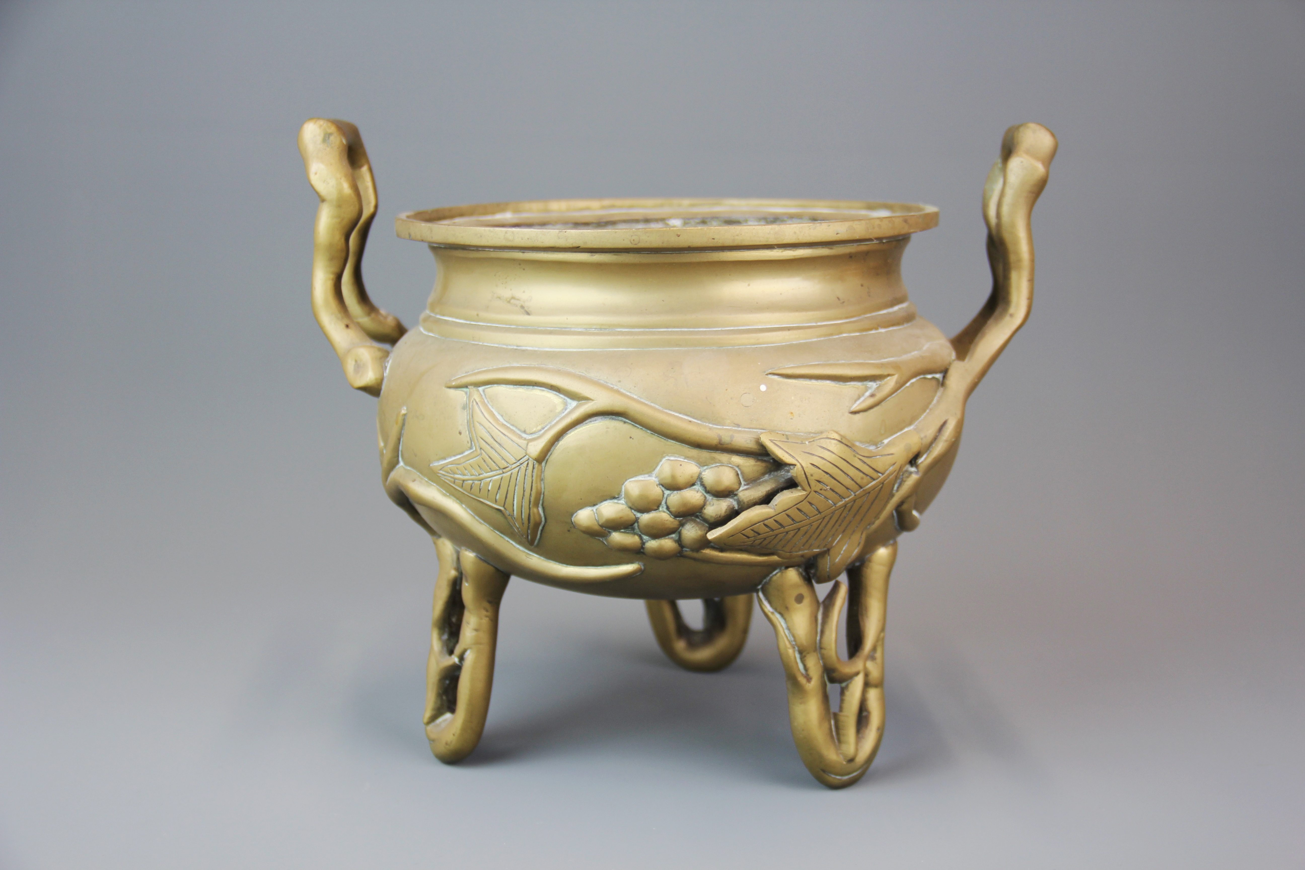 An early 20th century Chinese bronze censer, H. 21cm. - Image 2 of 2