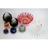 A Dartington glass bowl and other good glass items.