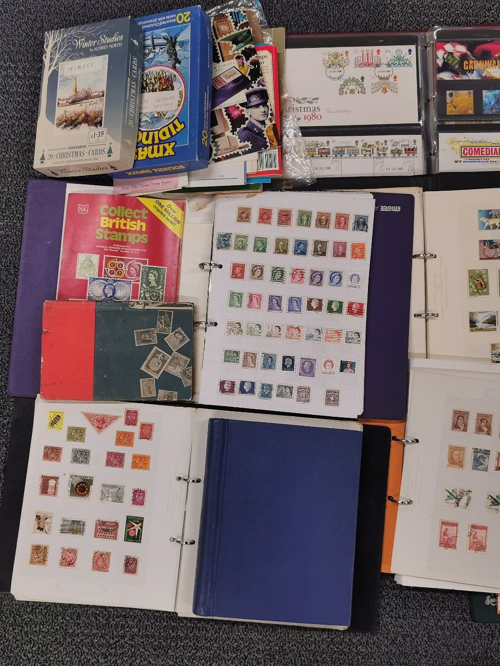 A quantity of stamp albums and loose stamps. - Bild 3 aus 3