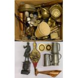 A box of mixed brass and metalware.