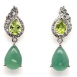 A pair of 925 silver drop earrings set with pear cut peridot and cabochon cut aventurine, L. 2.8cm.