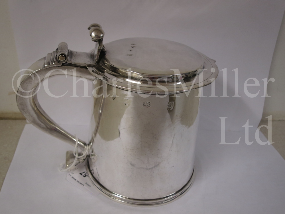 A VERY RARE CHARLES II PRESENTATION NAVAL SILVER TANKARD - Image 19 of 21