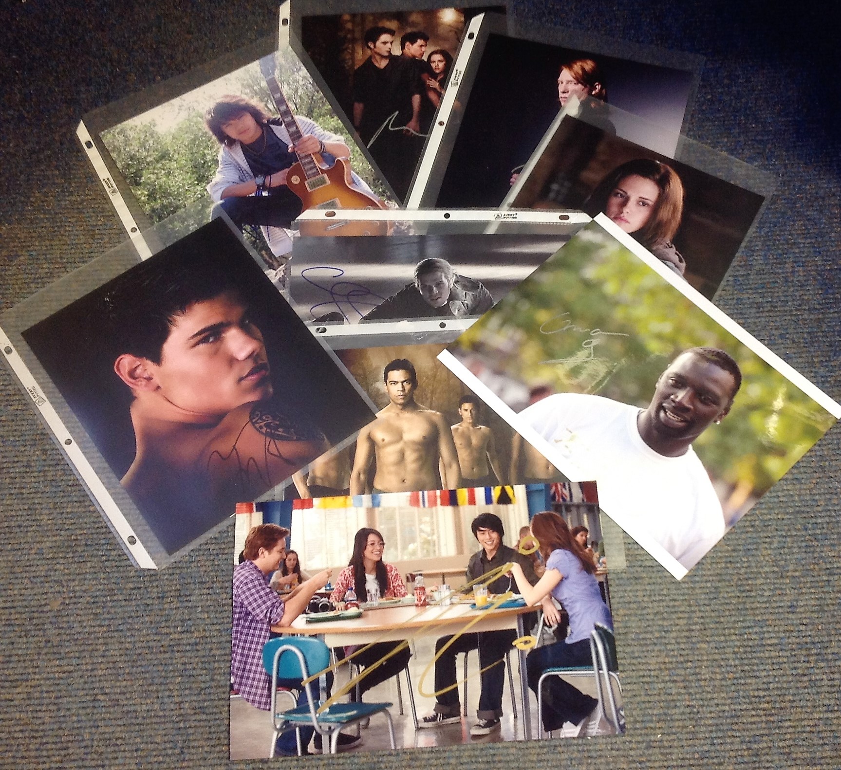 Twilight collection 9 signed 10x8 colour photos from the cast of the hit movie includes Kirsten