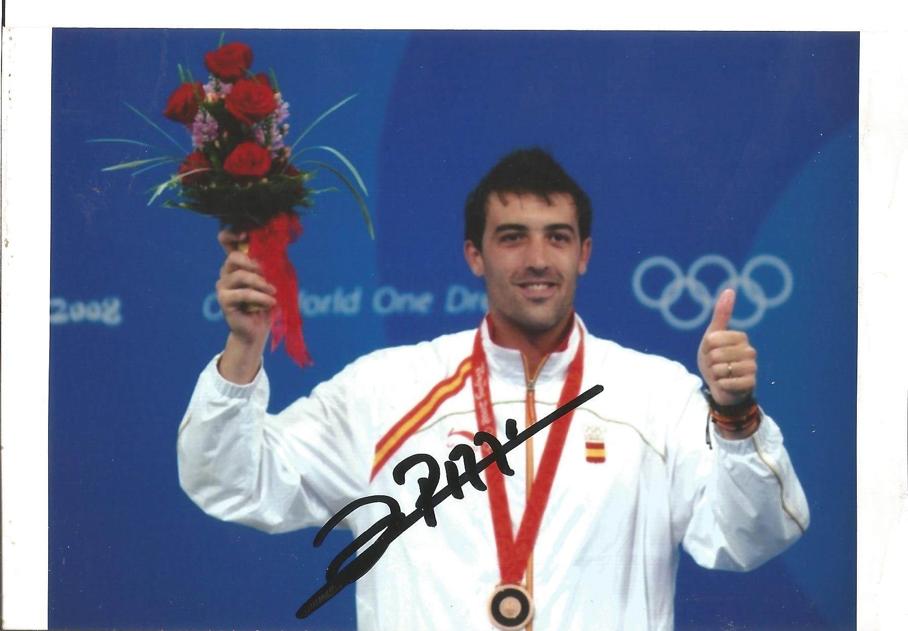 Olympics Jose Luis Abajo signed 6x4 colour photo of the Olympic Bronze Medallist in the Epee Fencing