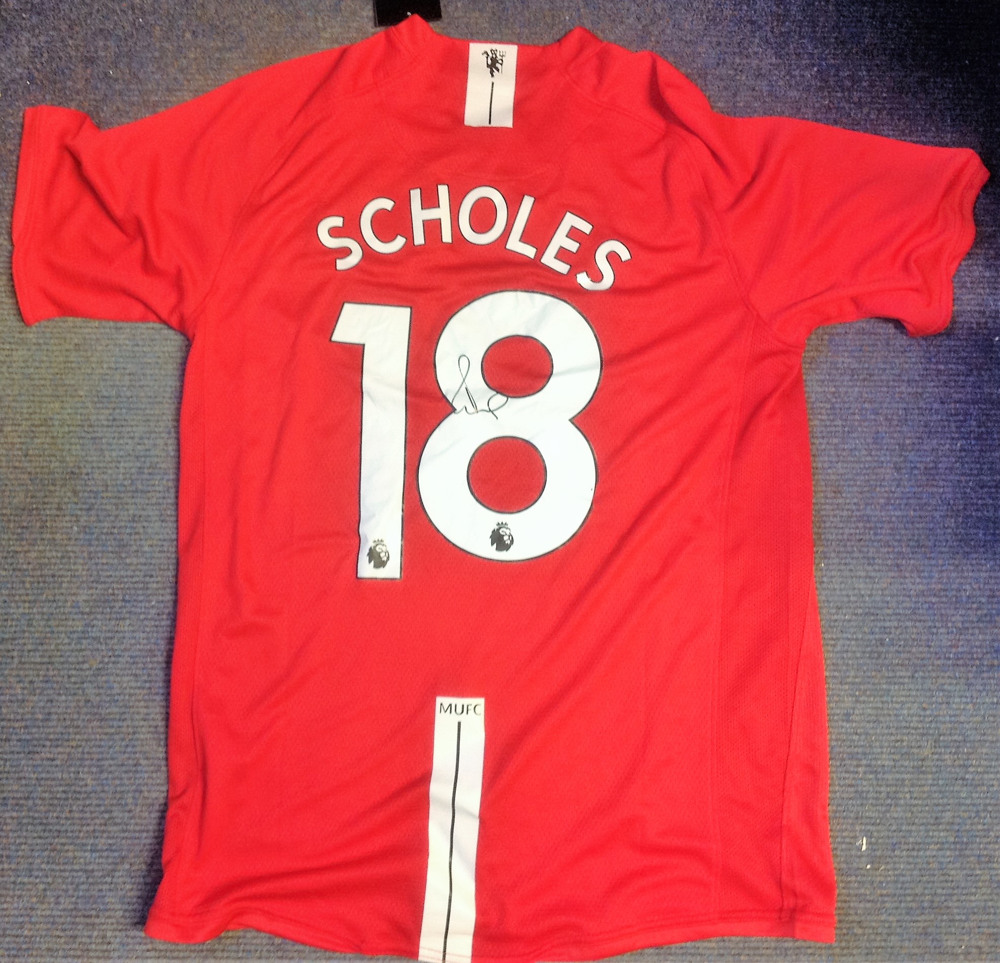 Football Paul Scholes signed Manchester United replica home shirt. Good condition Est.