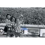 Autographed DAVID PEACH 12 x 8 photo - B/W, depicting Southampton's Bobby Stokes and Nick Holmes