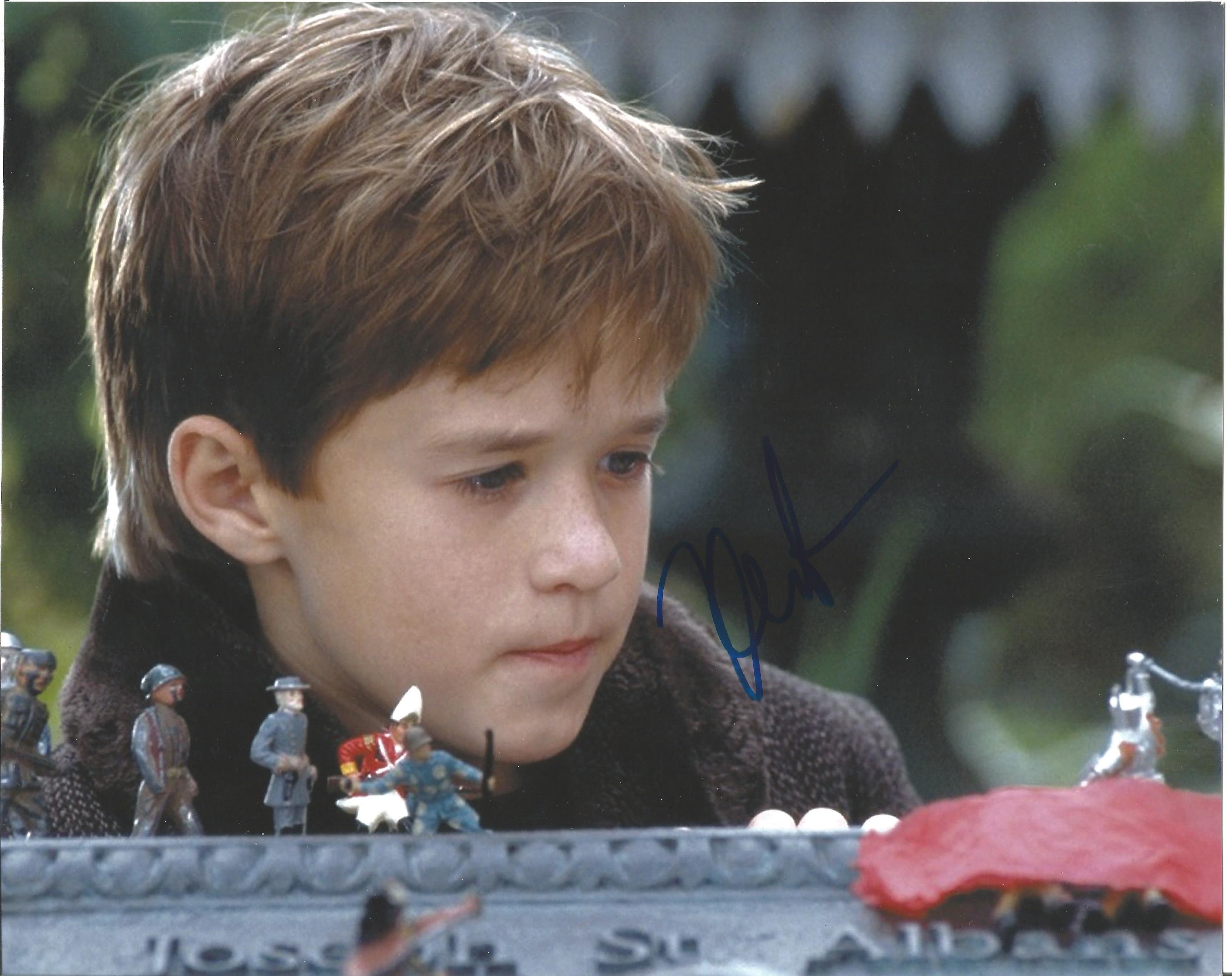Haley Joel Osment signed 10x8 colour photo pictured in his role as Cole Sear in the 1999 thriller
