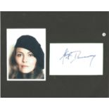 Faye Dunaway 10x8 overall mounted signature piece includes 5x4 colour photo and a 5x3 signed album