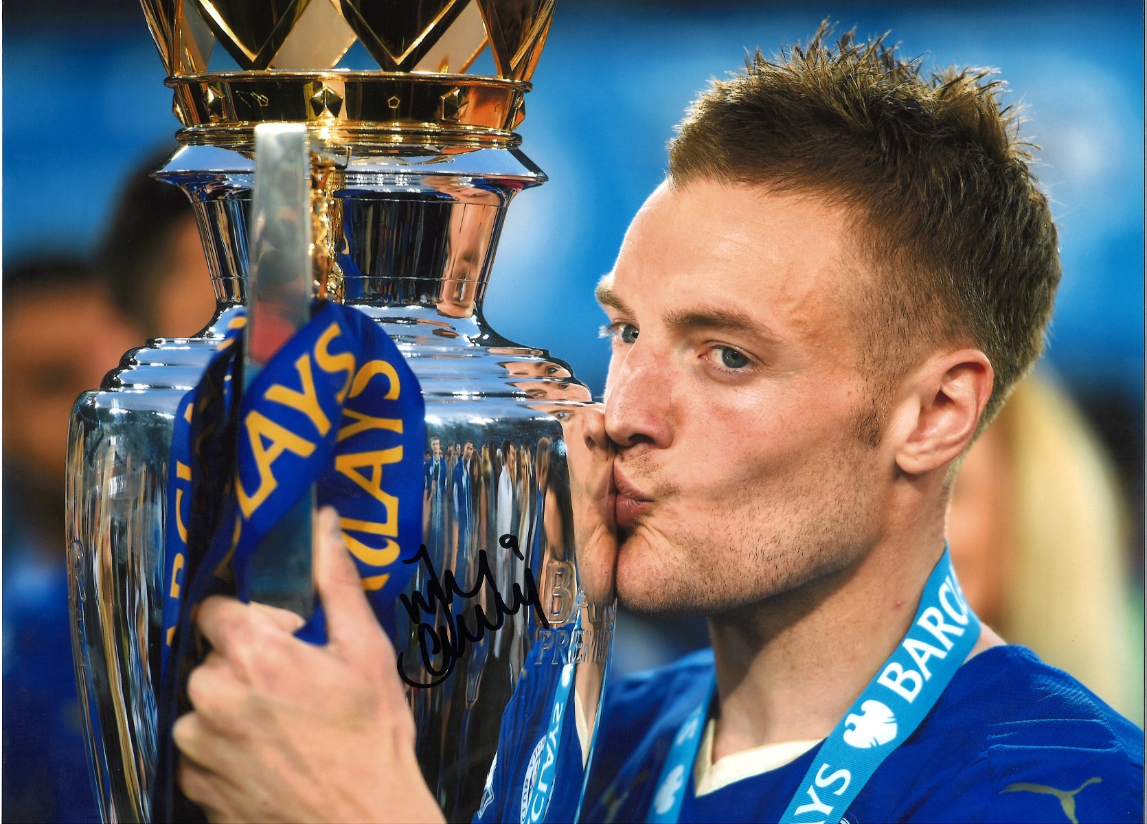 Jamie Vardy Leicester City Signed 16 x 12 inch football photo. Good condition. All autographs come