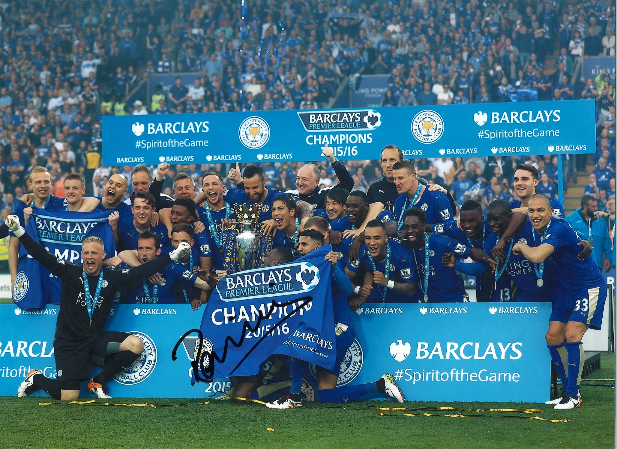 Claudio Ranieri Leicester City Signed 16 x 12 inch football photo. Good condition. All autographs