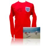 Football Geoff Hurst Autographed ENGLAND 1966 replica shirt