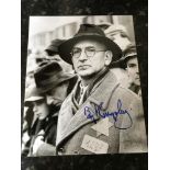 Ben Kingsley Schindlers List signed 10 x 8 inch b/w photo. Condition 8/10. All autographs come