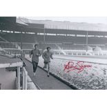 Football Autographed David Sadler 12 X 8 Photo B/W, Depicting Sadler And His Man United Team Mate