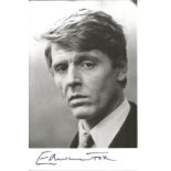 Edward Fox signed 5 x 4 bw photo in very good condition with slight dings on corners and a few dot