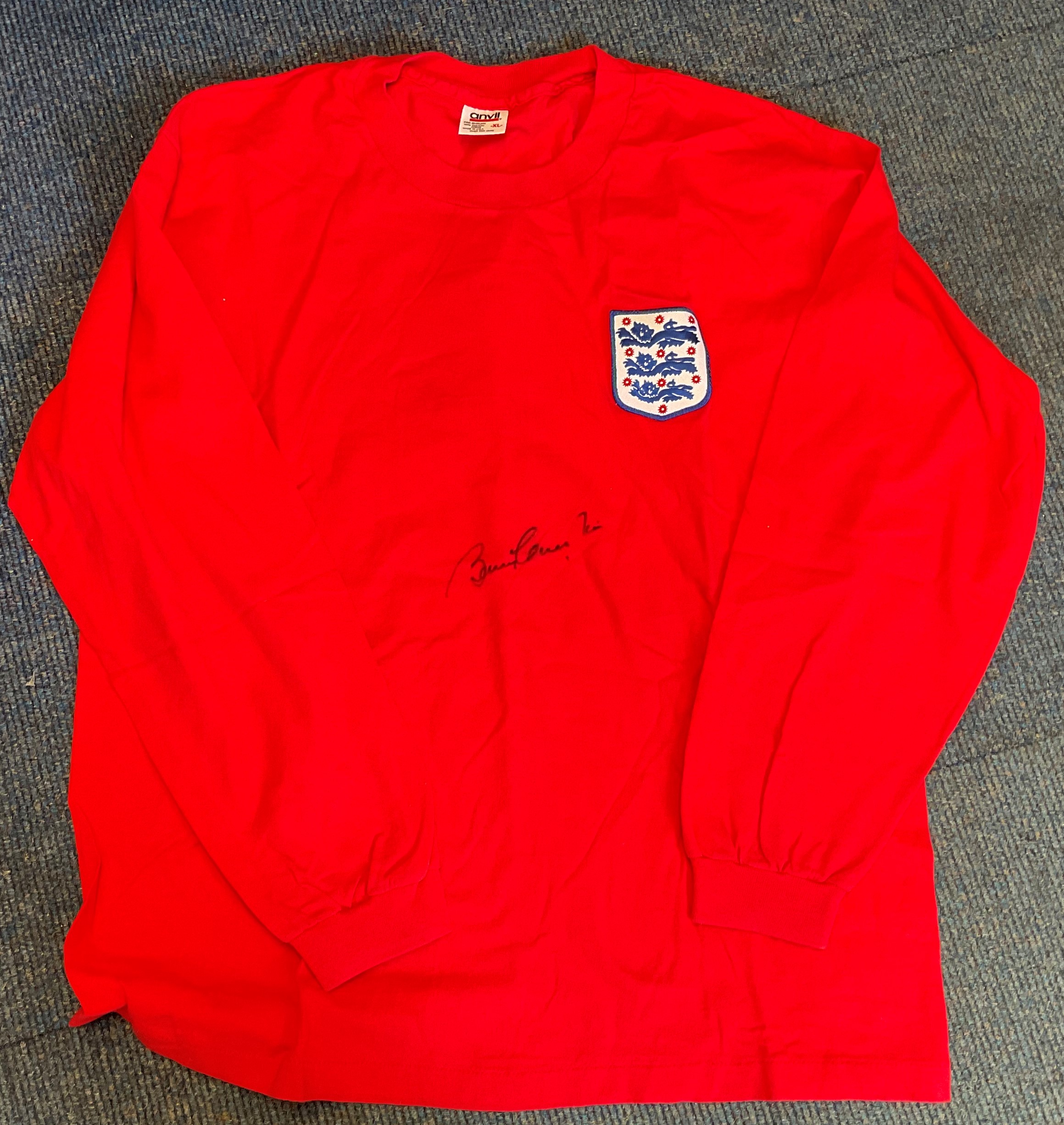 Football Bobby Charlton signed England 1966 retro shirt. Good condition. All autographs come with
