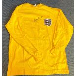 Football Gordon Banks signed England 1966 retro Goalkeepers shirt. Good condition. All autographs