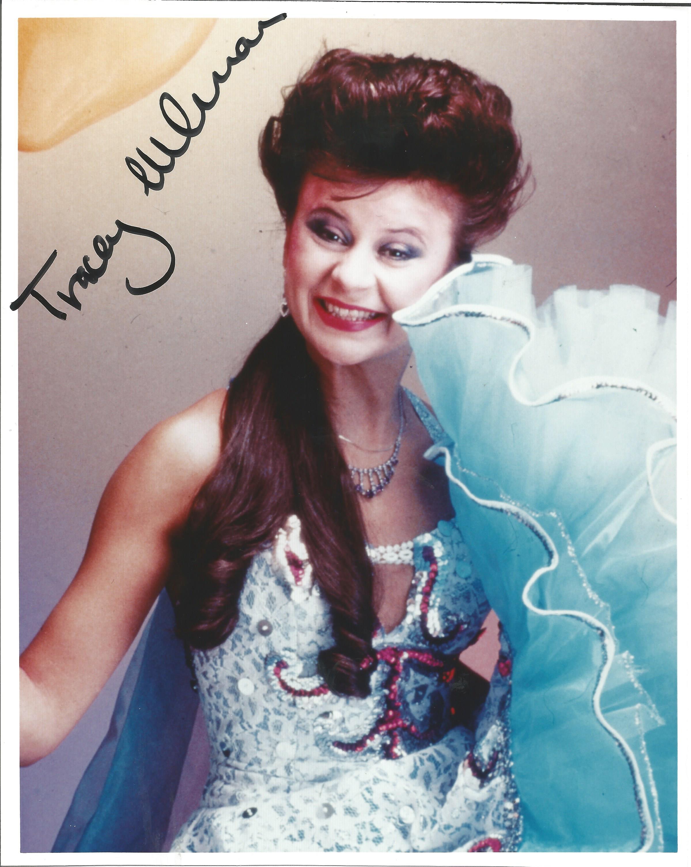 Tracey Ullman signed 10x8 colour photo. Tracey Ullman (born Trace Ullman; 30 December 1959) is a