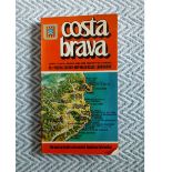 Costa Brava softback guide book Published 1972 by Escudo de Ora 179 pages. Book in good condition