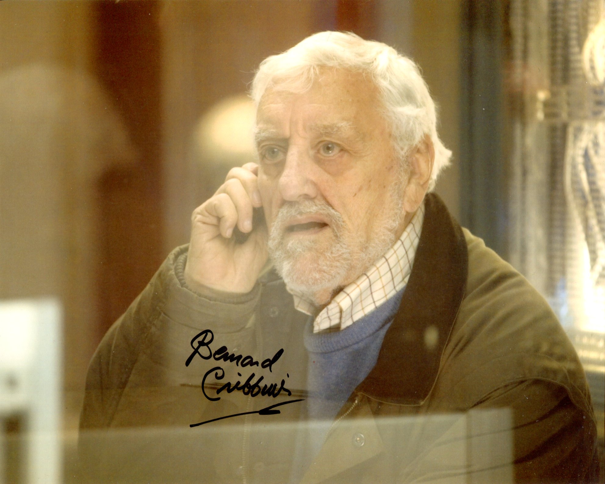 Doctor Who 8x10 scene photo signed by actor Bernard Cribbins . Good condition. All autographs come