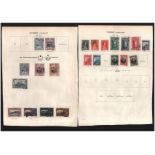 Stamp collection on 10 loose album pages. From around 1920. Includes Turkey and USA. Good condition.