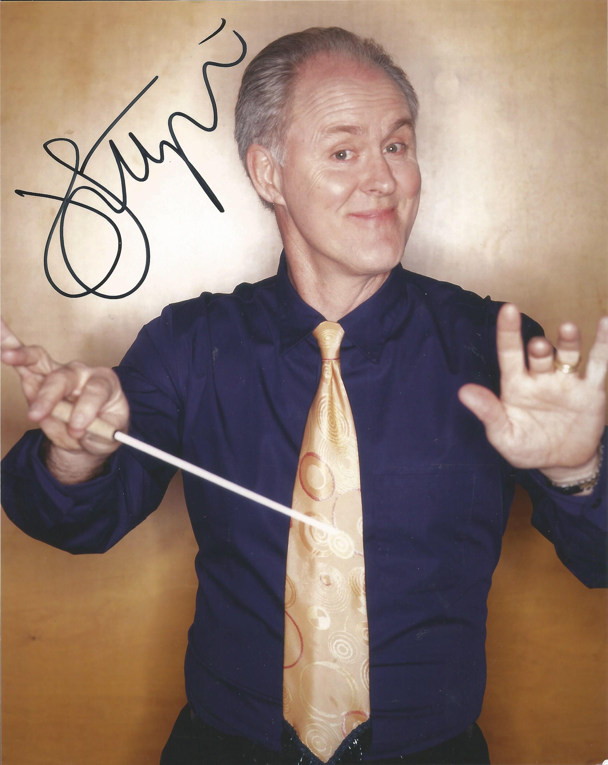 Jon Lithgow signed 10x8 colour photograph. Lithgow is well known for his roles in The 3rd Rock