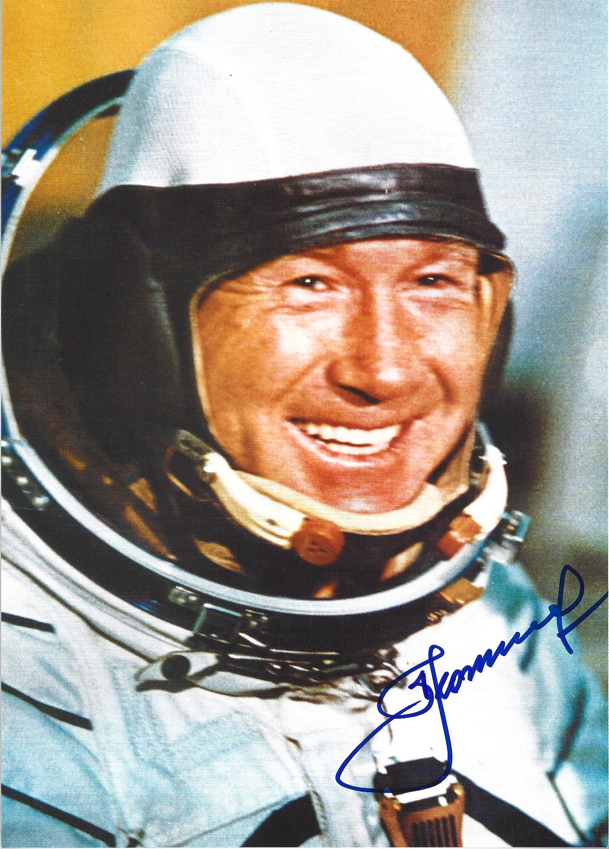 Alexei Leonov signed 12x8 colour photo. Soviet and Russian cosmonaut, Air Force major general,