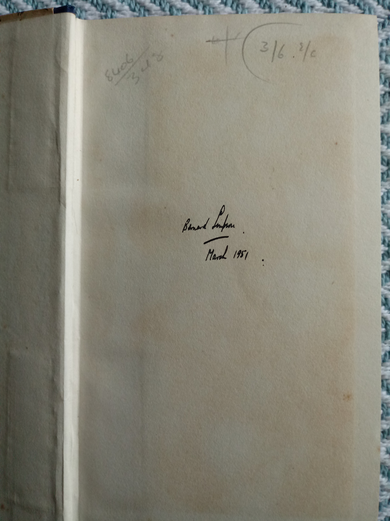 The History Of Henry Esmond Esquire by W M. Thackeray hardback book 569 pages signed by owner - Image 3 of 4