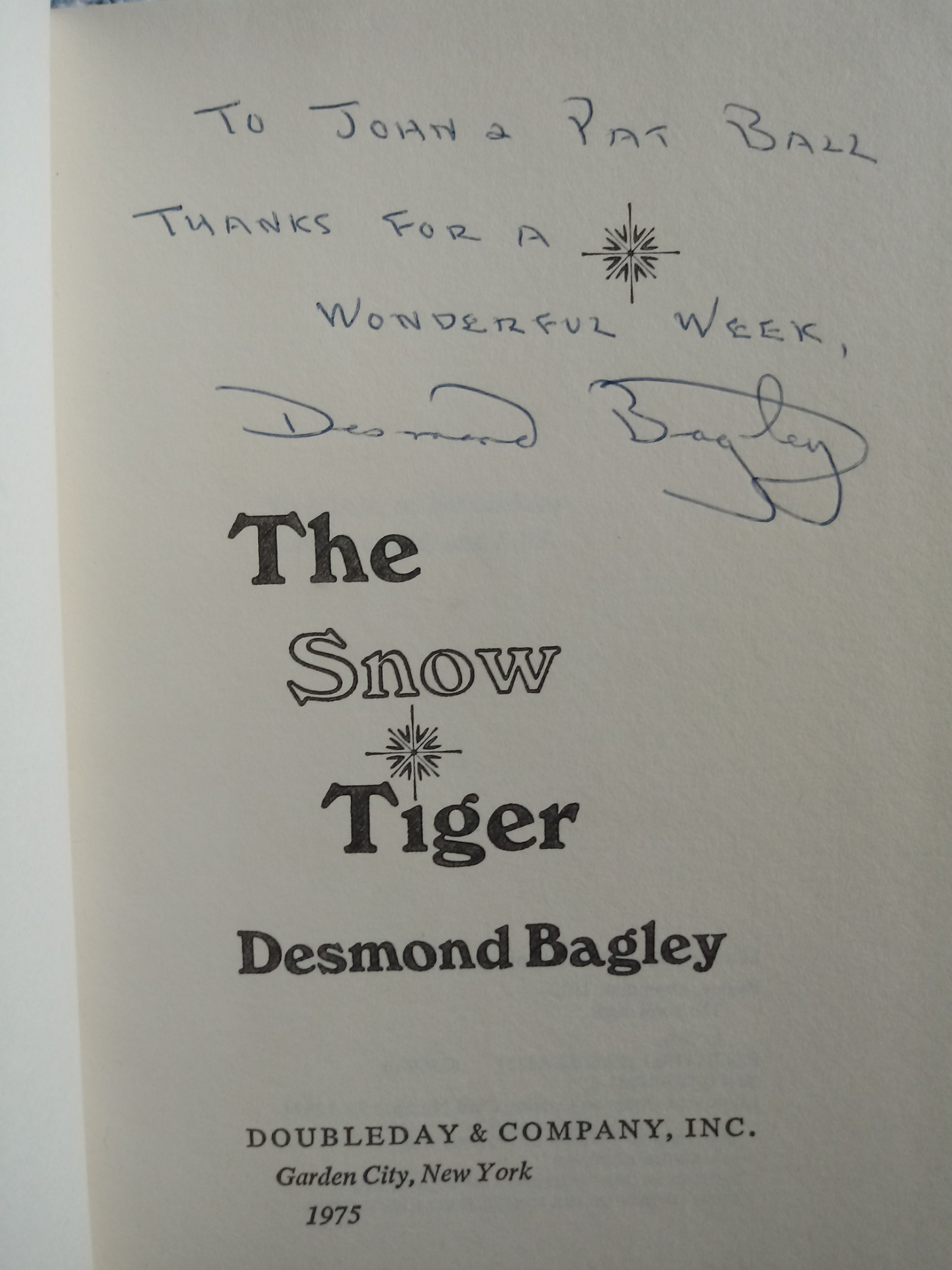 2 x Desmond Bagley hardback books 1-The Snow Tiger signed dedication by author 302 pages published - Image 8 of 9