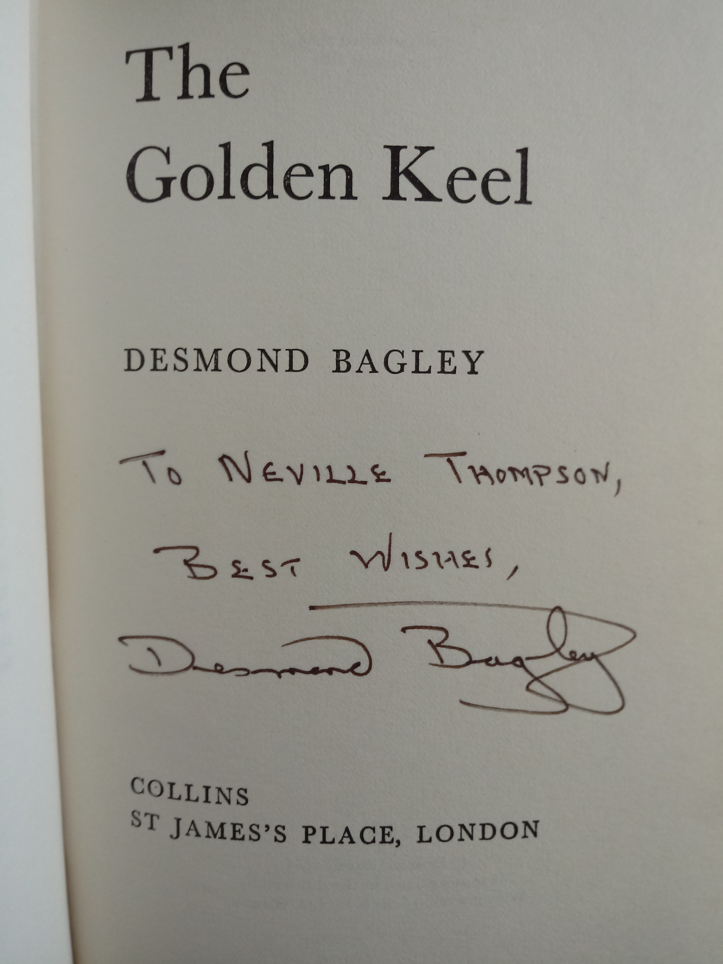 2 x Desmond Bagley hardback books 1-The Snow Tiger signed dedication by author 302 pages published - Image 4 of 9