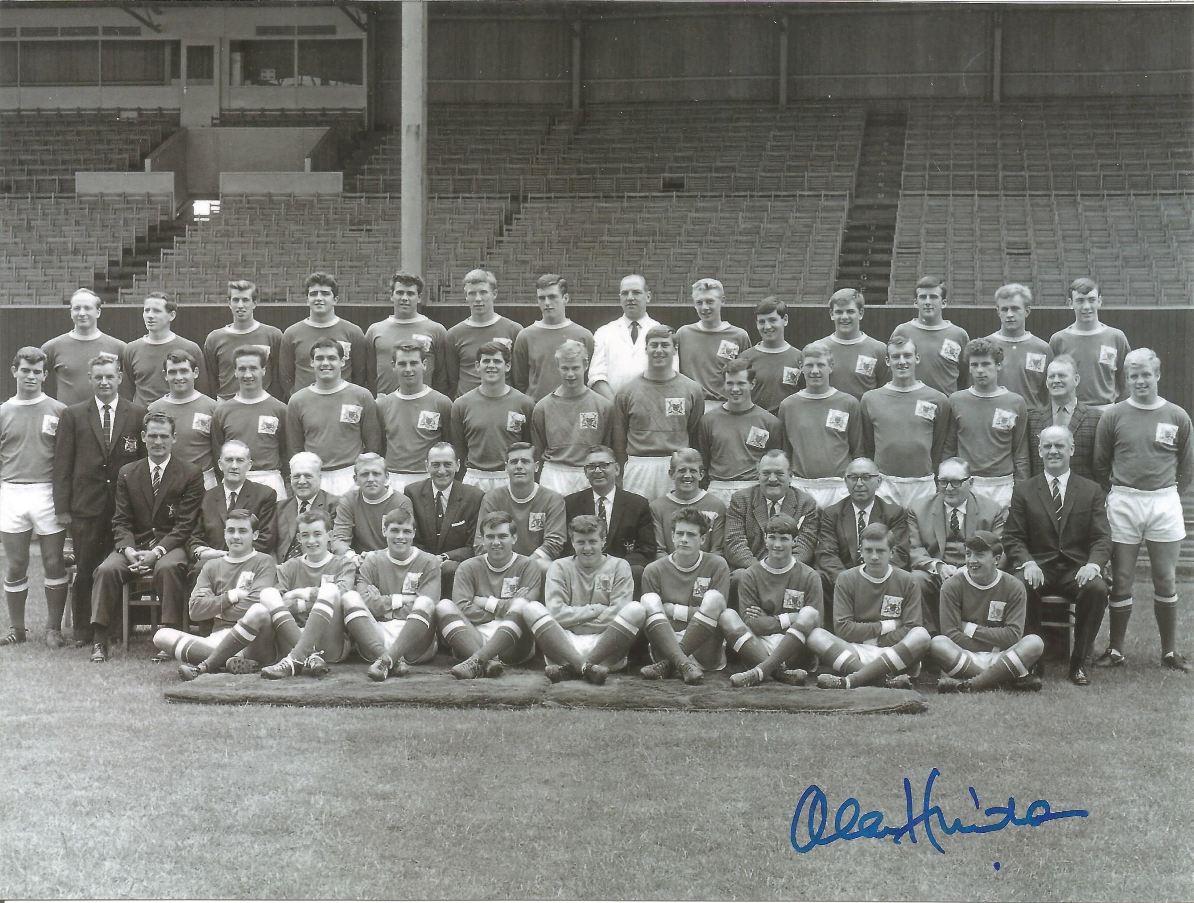 Football Autographed Nottm Forest 8 X 6 Photos Col & B/W, A Lot Of 8 Signed Photos Of Players From - Image 3 of 4