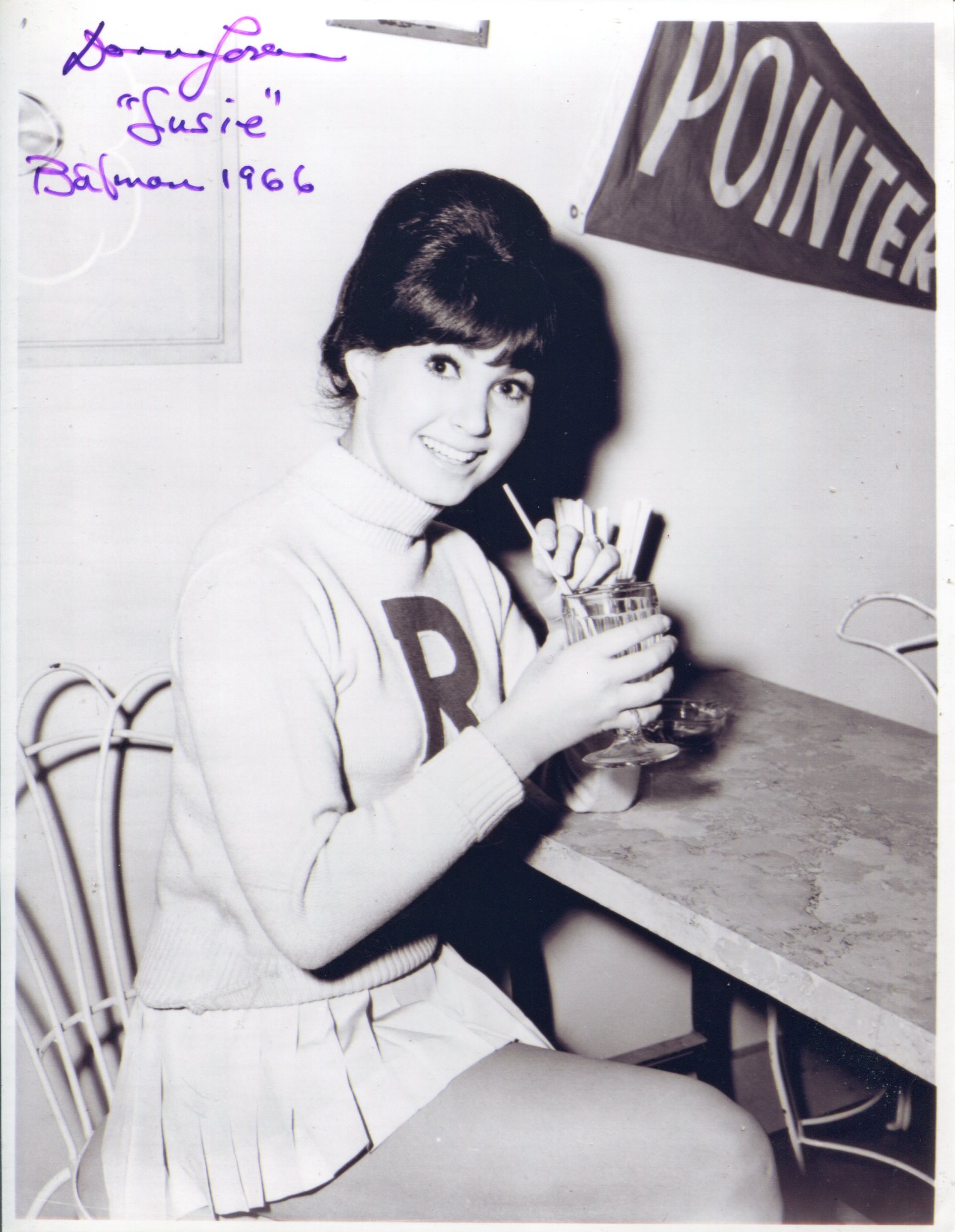 Batman actress Donna Loren signed 8x10 photo, she was also the legendary Dr pepper girl. Loren guest