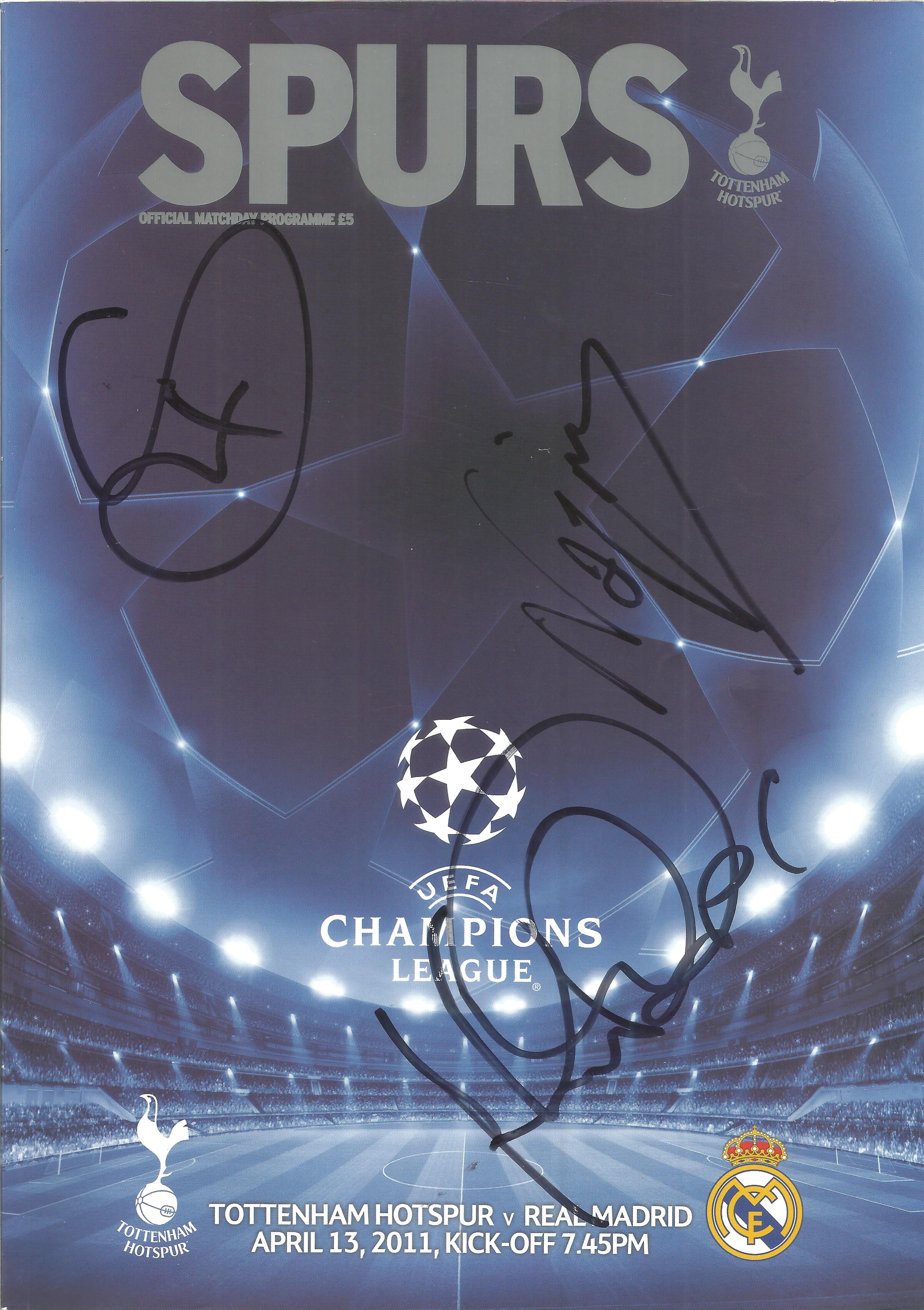 Nayim signed official Spurs matchday programme dated 13/4/2011. Signed on front cover. Good