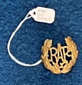 Original WW2 Airmans Royal Air Force RAF Cap Badge. 4. 5cm tall. Damaged. Good condition. All