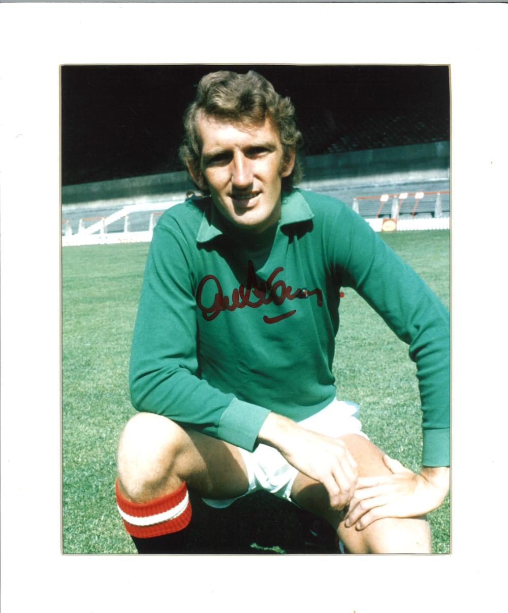 Football Alex Stepney signed 12x10 mounted colour photo pictured during his playing days with