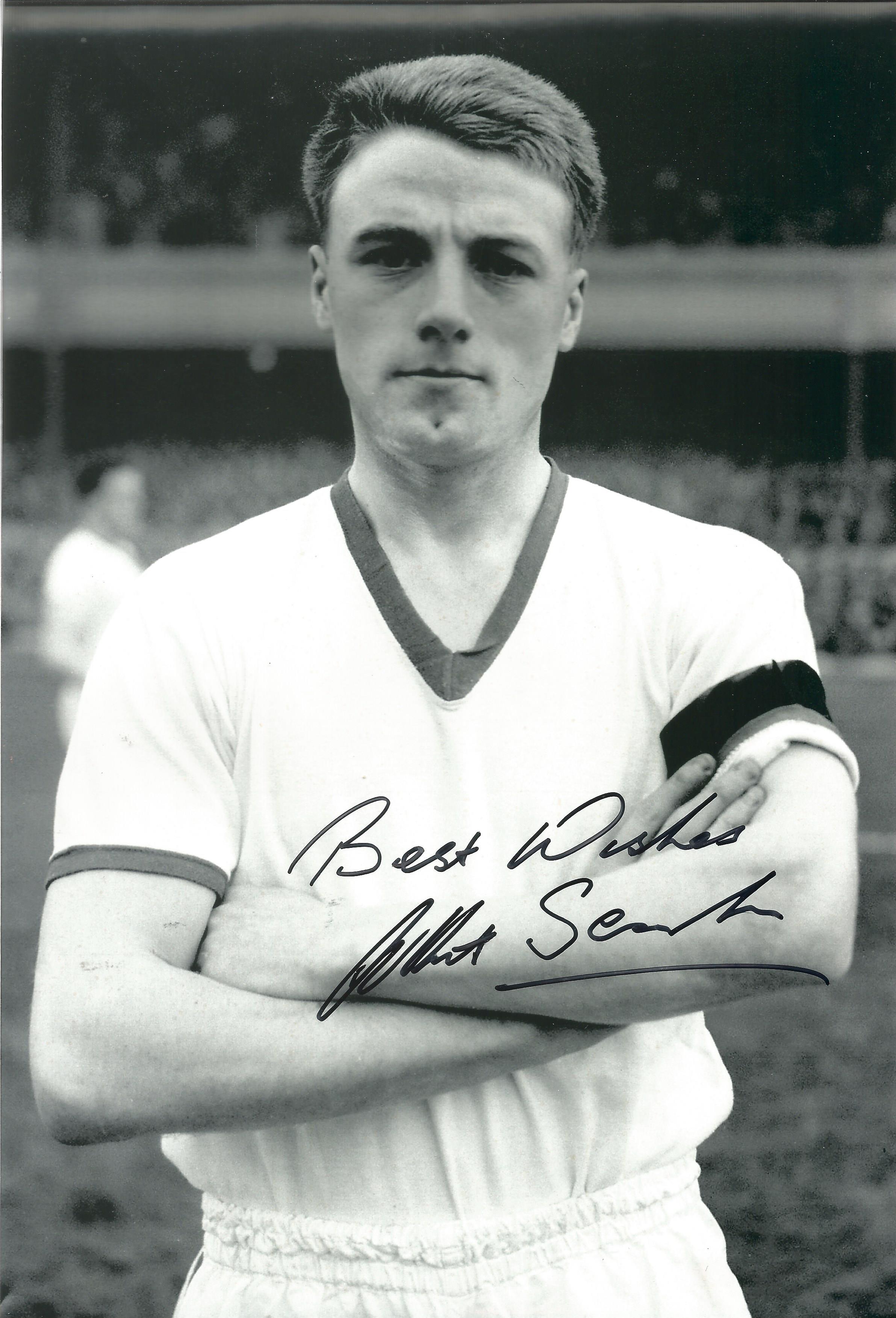 Albert Scanlon (1935 2009) Signed Manchester United Busby Babe 8x12 Photo. Good condition. All