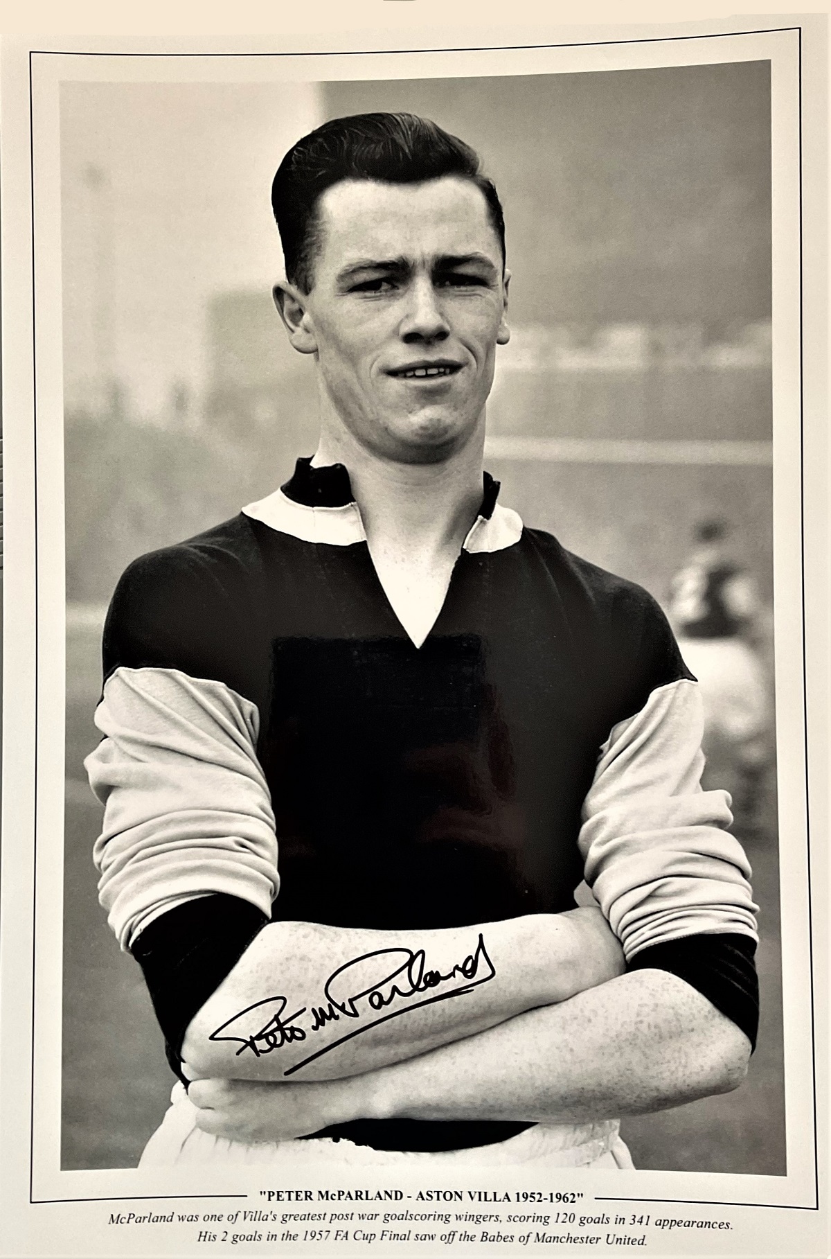 Football, Peter McParland signed 12x18 black and white photograph. McParland was one of Aston Villas