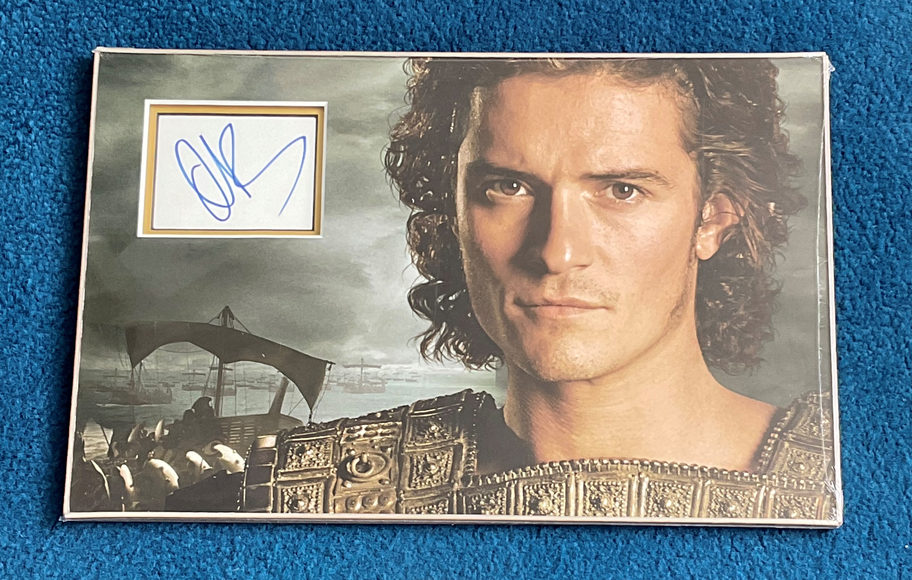 Orlando Bloom 16x10 mounted and matted signature piece includes superb image from his role in