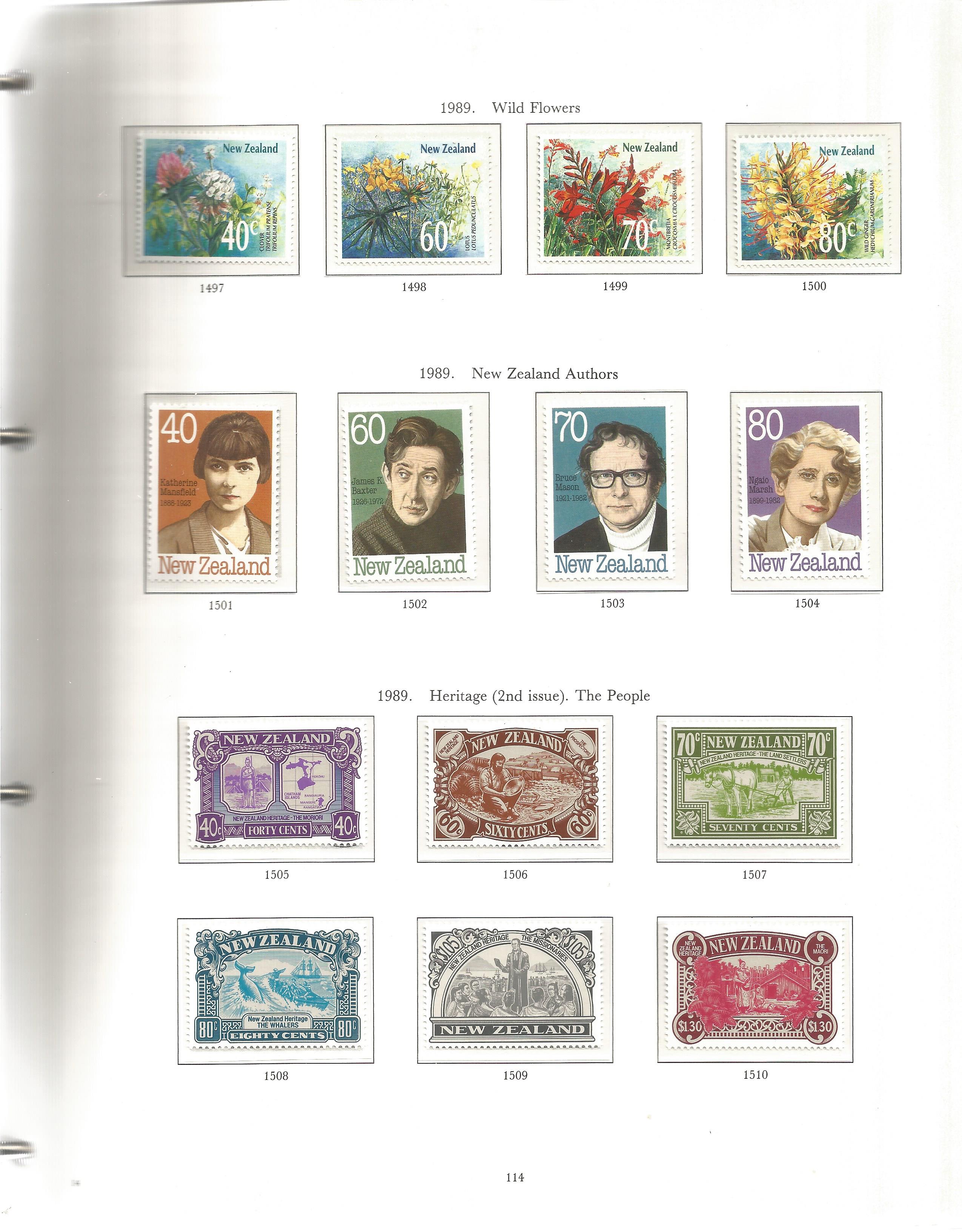 Stanley Gibbons New Zealand Stamp Album with 300 - 400 used Stamps from 1907 - 1990. We combine