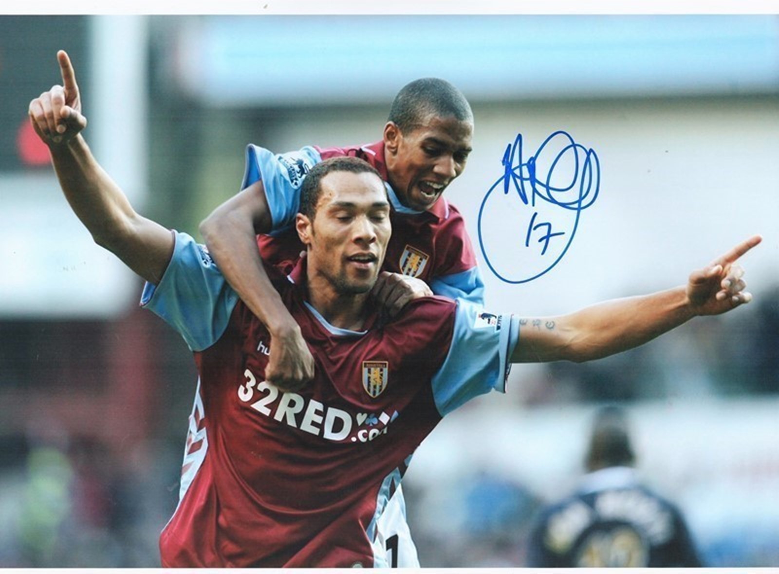 Football Ashley Young signed Aston Villa 16x12 colour photo.